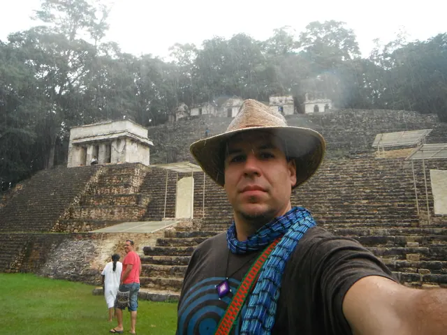 Fotografía de la trayectoria de Héctor Jiménez 72